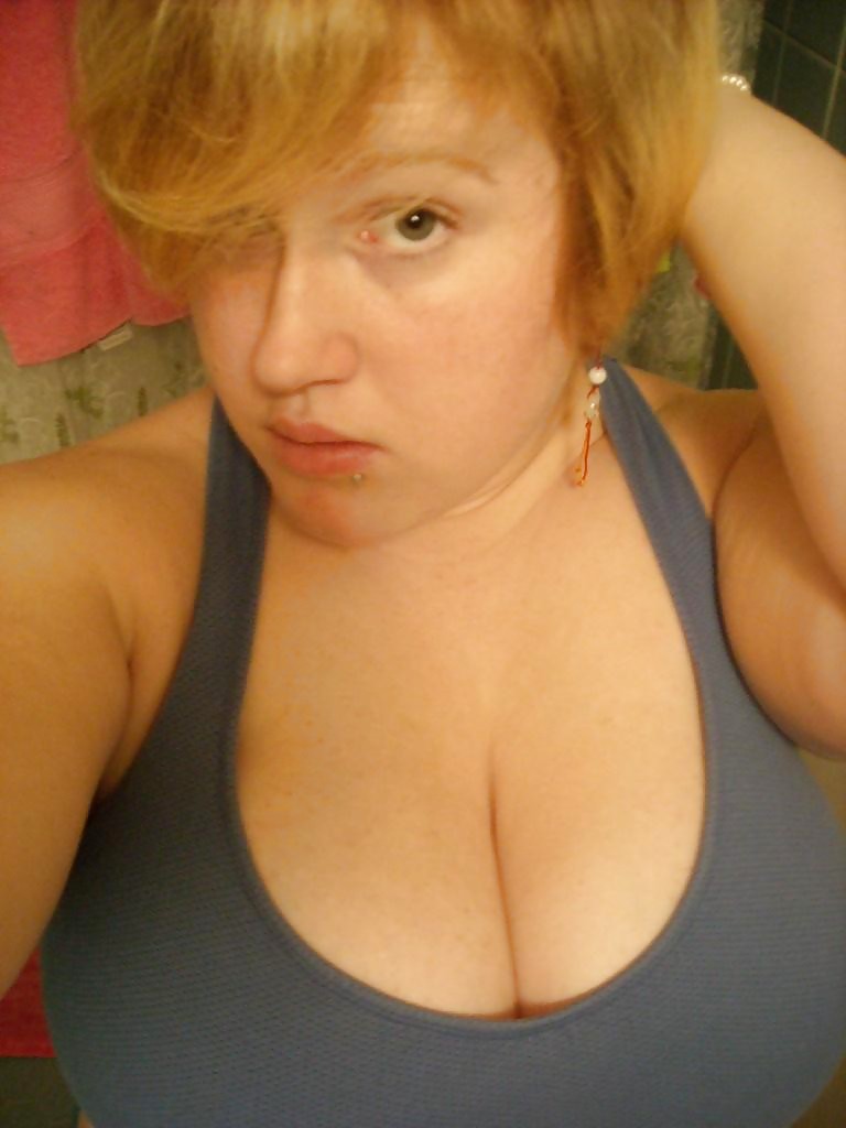 Tons of cleavage #2
 #7916192
