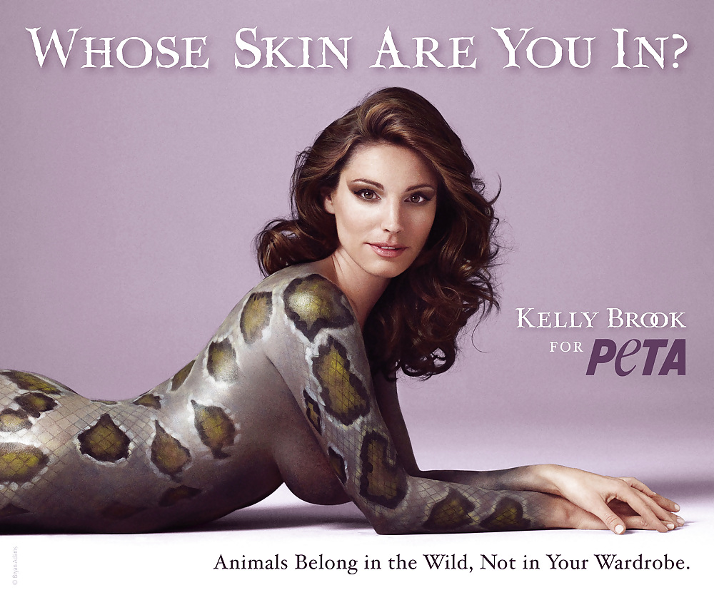 Kelly Brook Langbeinige Enthüllt Ihre Neue PETA-Kampagne In London #6227308