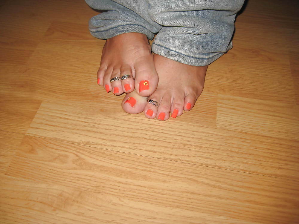 Lively Bare Ft Toes Sooner than Nylon #9822775
