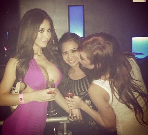 Bimbos ii
 #18669937