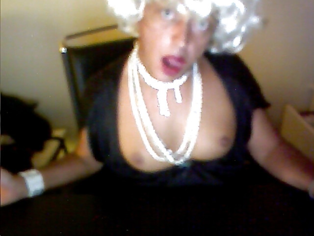 Trishia loves to pose... #3807582
