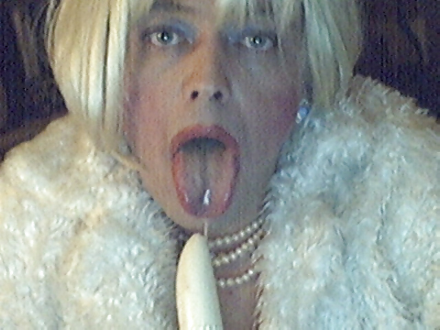 Trishia loves to pose... #3807637