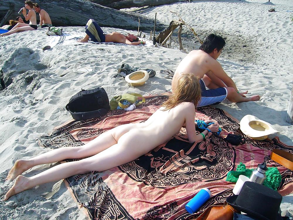 Amateurs Topless Suntanning #3730571