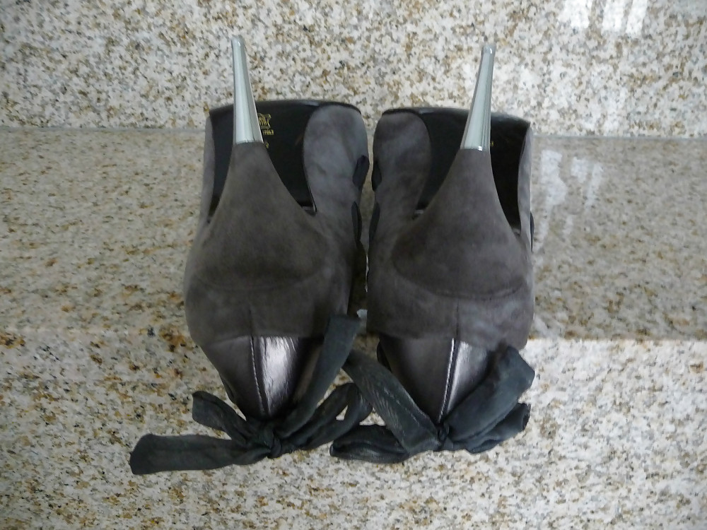 Schuhe meiner nachbarin
 #18408266
