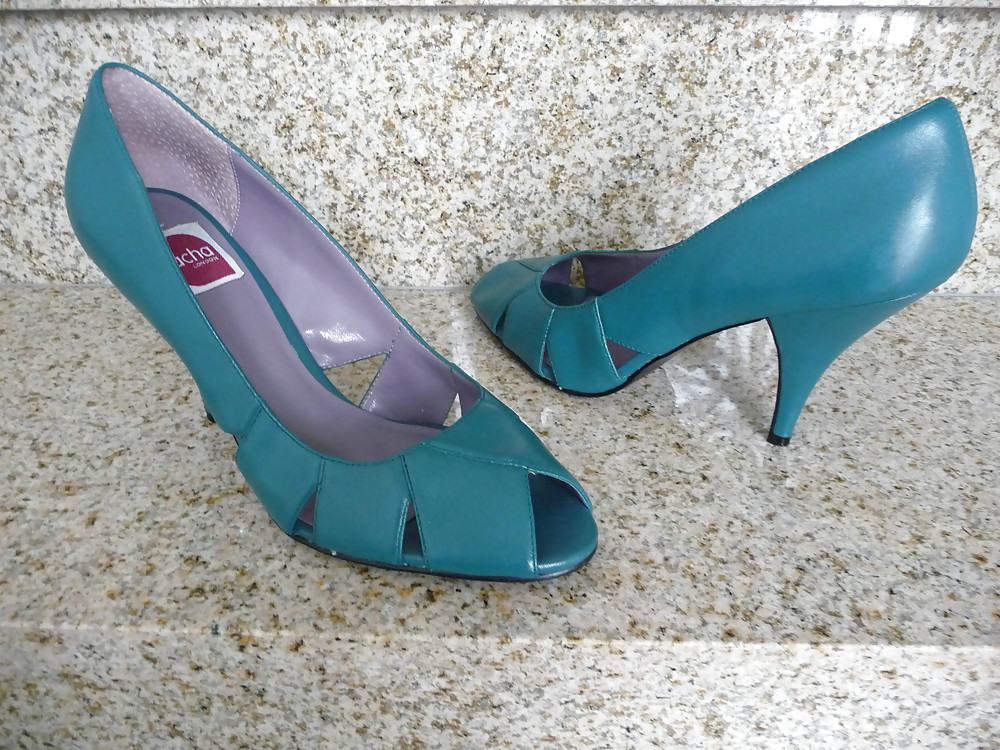 Schuhe meiner nachbarin
 #18408412