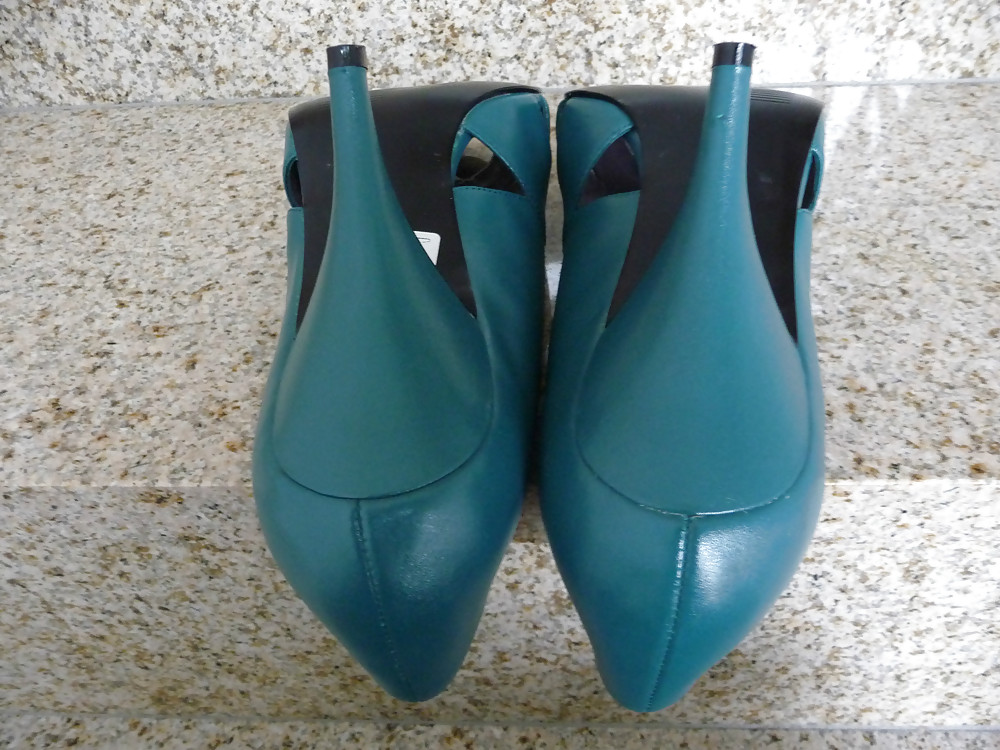 Schuhe meiner nachbarin
 #18408453