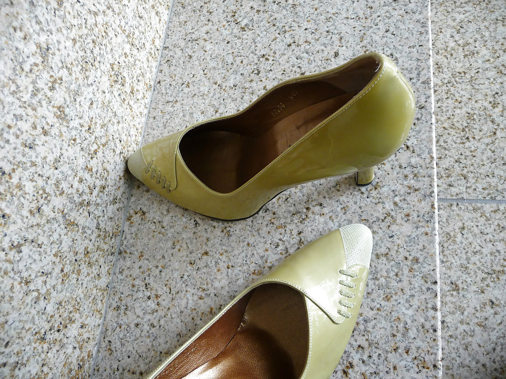 Schuhe meiner nachbarin
 #18408889