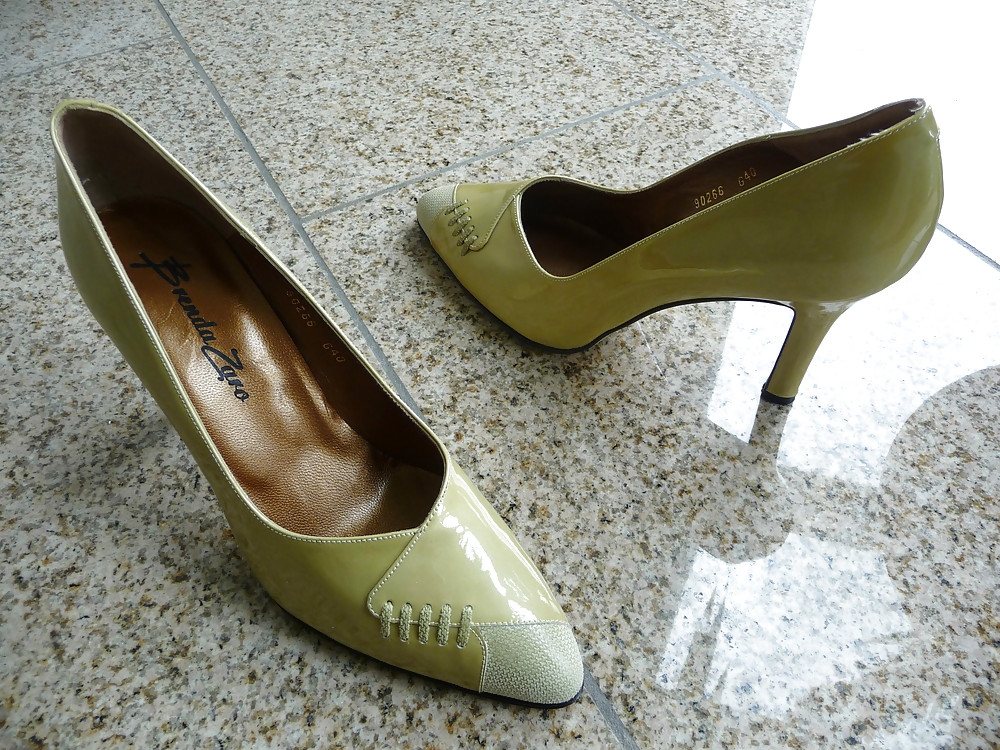 Schuhe meiner nachbarin
 #18408896