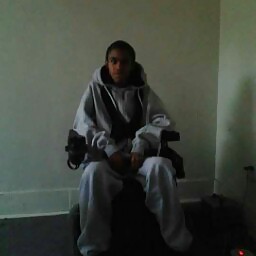 Llevando un pantalón para sudar 
 #19569086