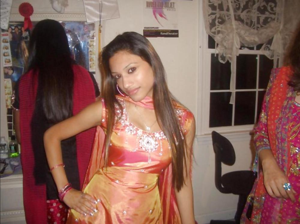 Paki sluts in satin salwar kameez #7897050