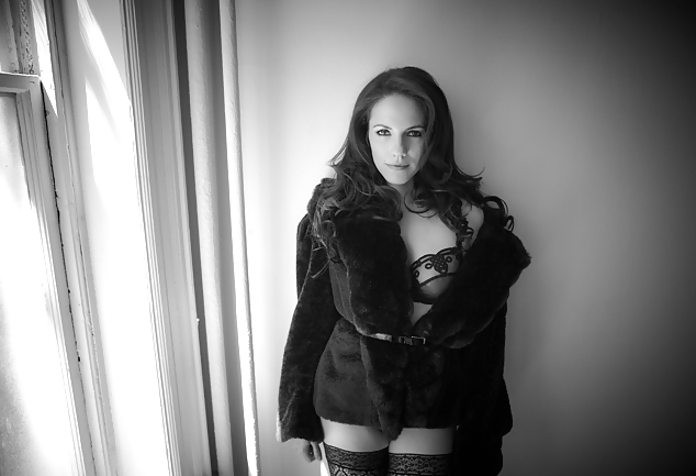 Anna silk - lost girl
 #17888074