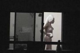 Voyeur!