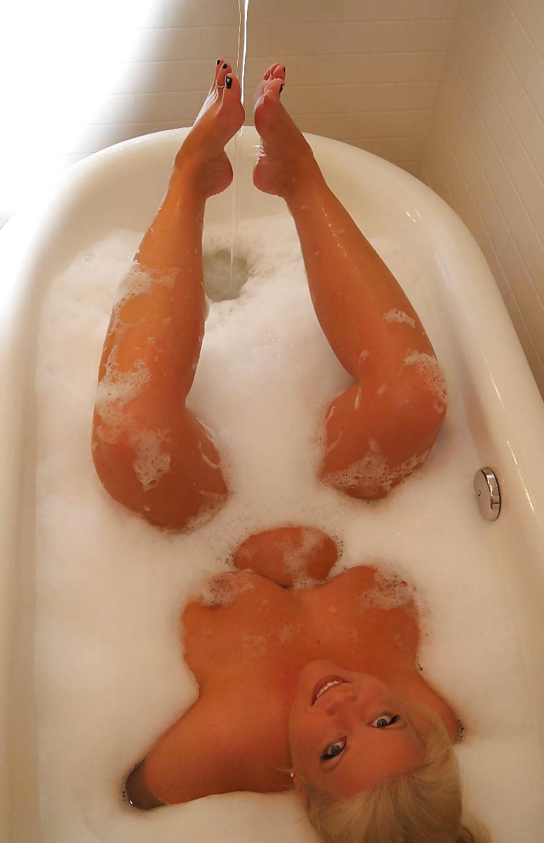 2 hands needed #4385810