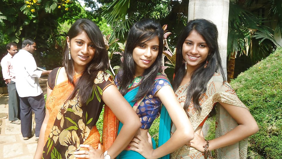 Raras chicas dulces en saree y bikini: recogido de la red
 #15384991
