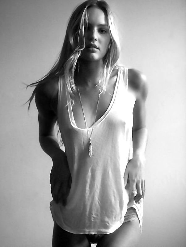 セクシーな女性、広いギャップ
 #12233673