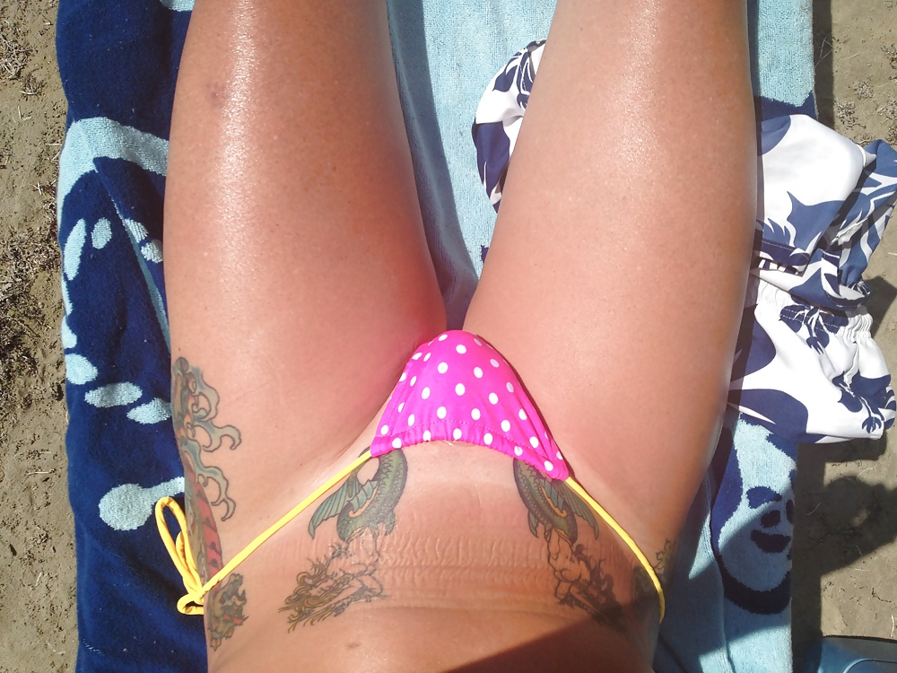 Am Strand In Bikini Bottoms #9848686
