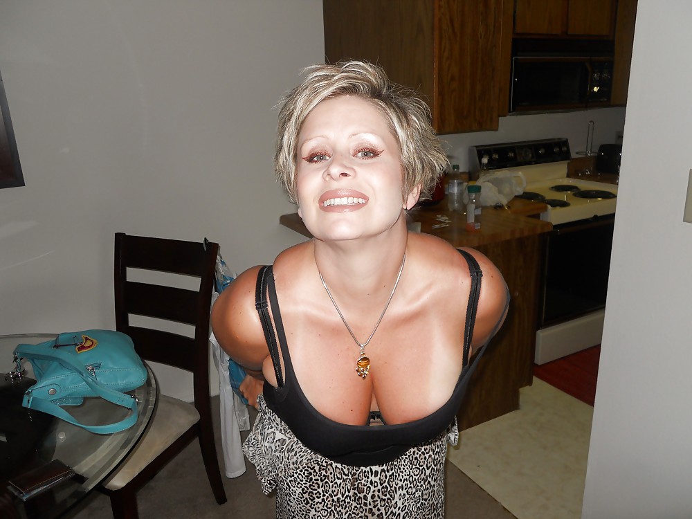 The Housewife 81 #9301804
