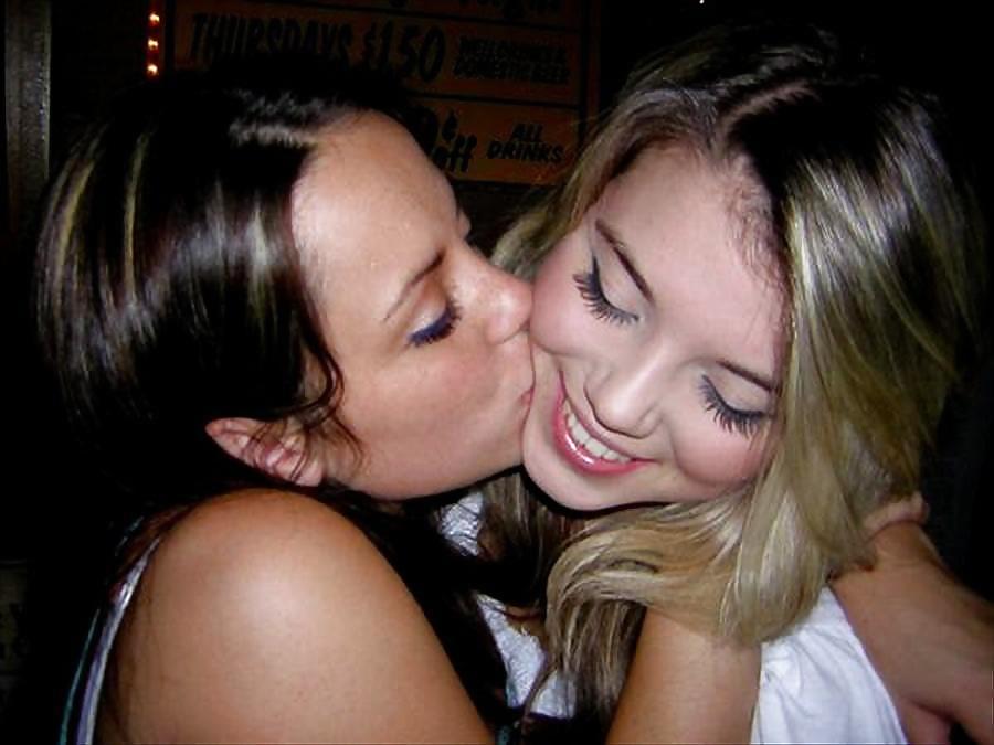 Kissing Girls Make me so wet! #4188017