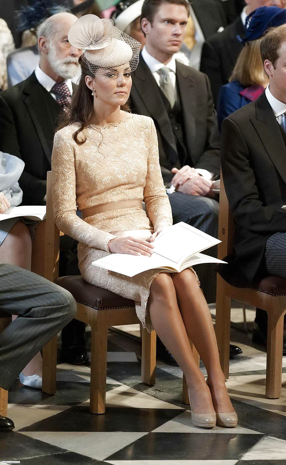 Kate and pippa in nylons #14009692