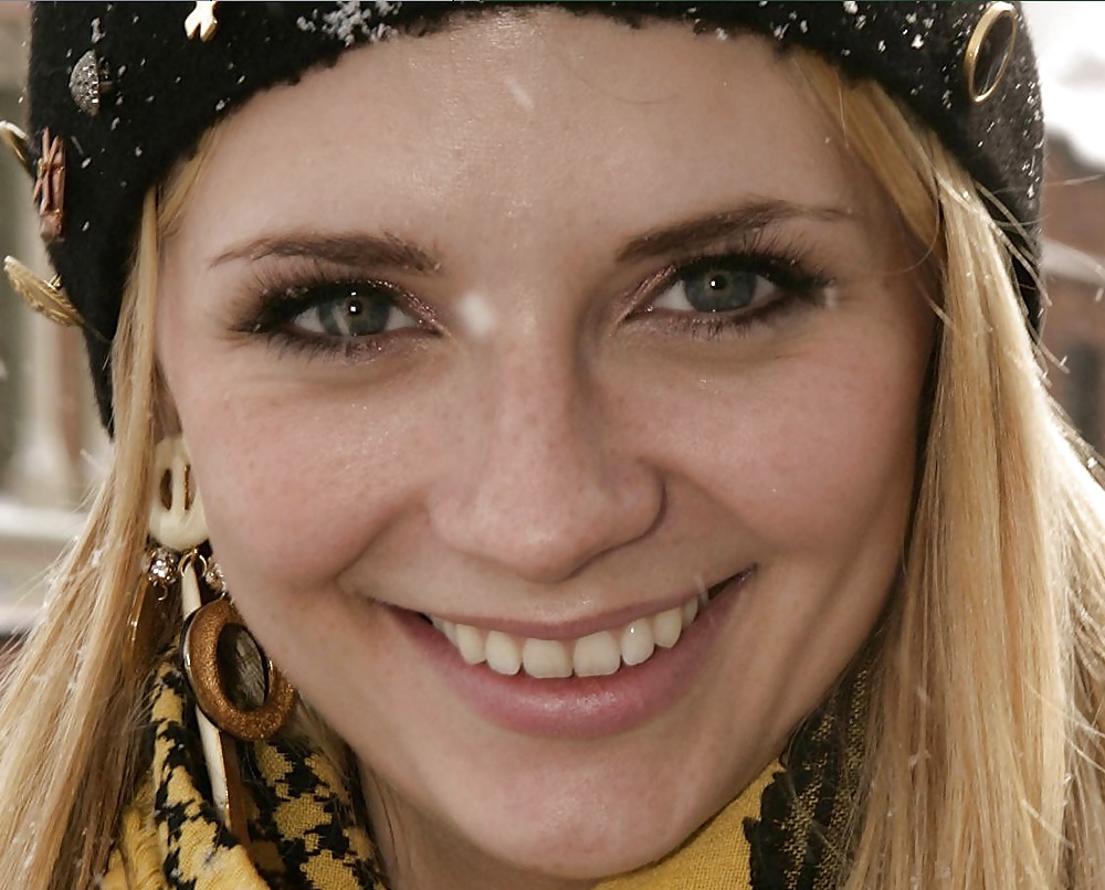 Mischa Barton #13623934