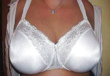 Tette grosse in reggiseno 14
 #15051189