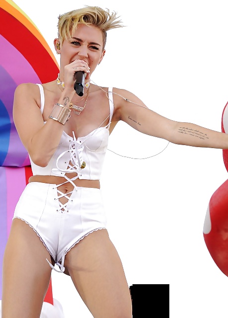 Miley Cyrus Hot Hündin #22081880