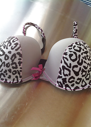 Used bras, part 5