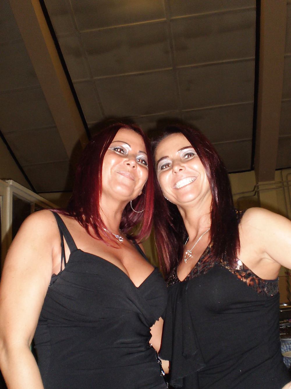 Sexy MILF Zwillinge (keine Nackt!) #16346893