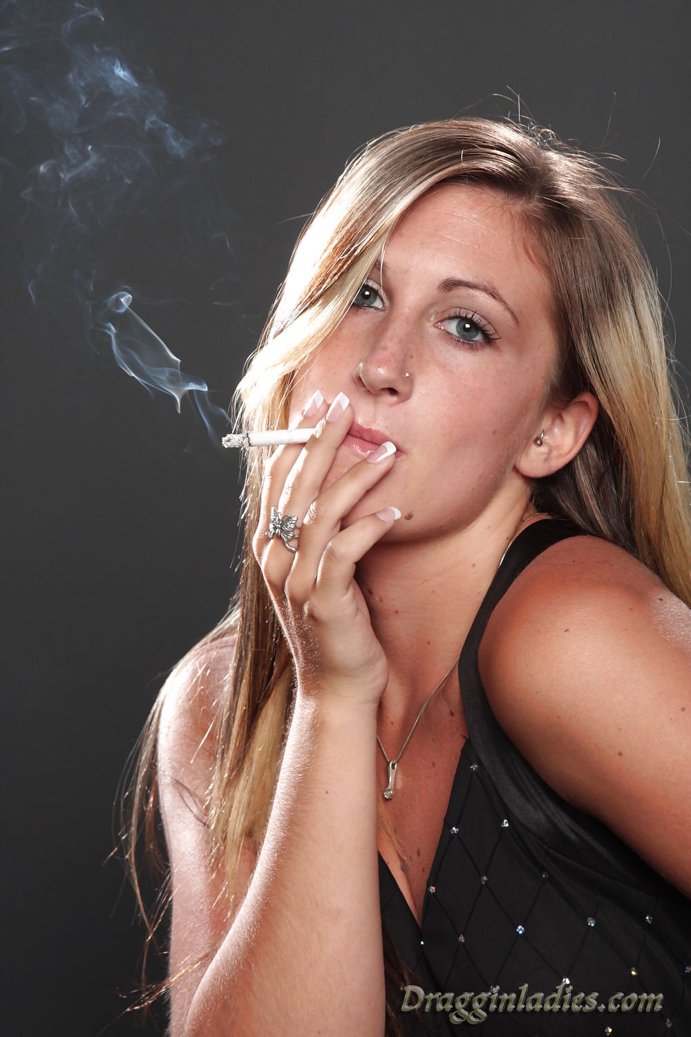 Alexis morgan - fumar fetiche en dragginladies
 #5676229