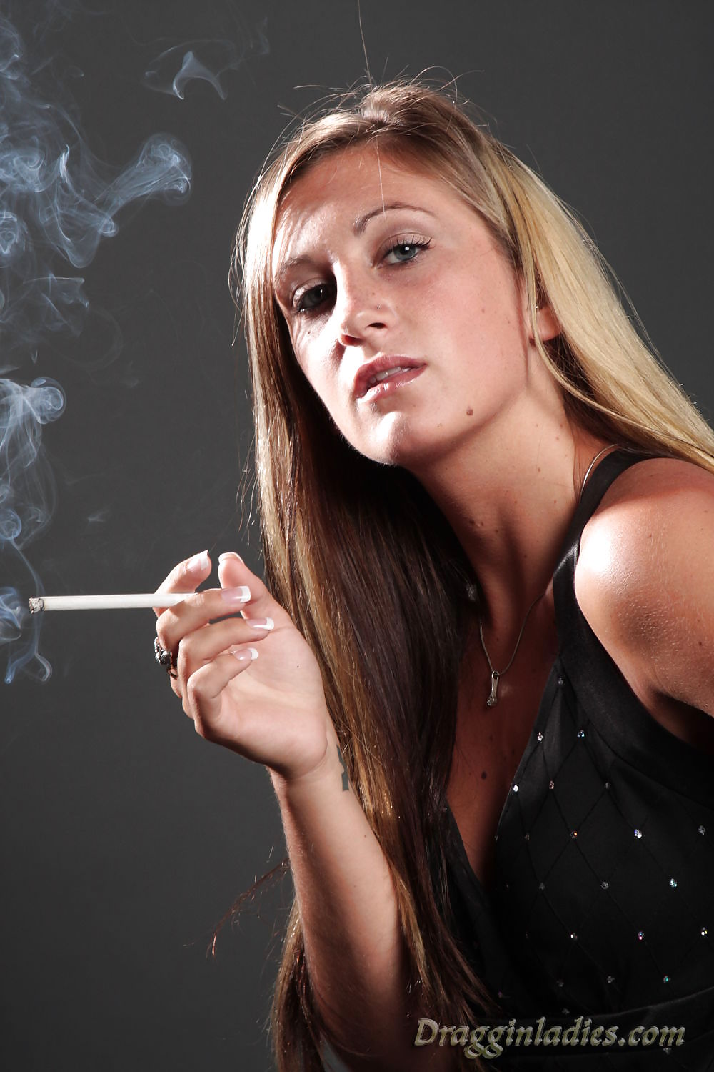 Alexis morgan - fumar fetiche en dragginladies
 #5676256