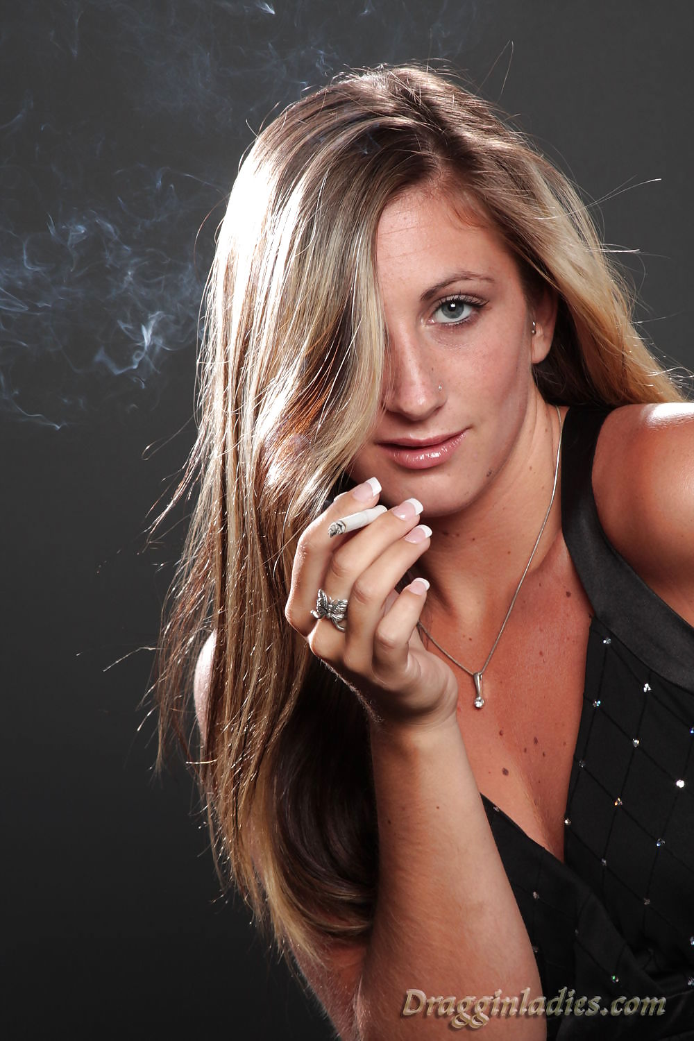 Alexis morgan - fumar fetiche en dragginladies
 #5676278