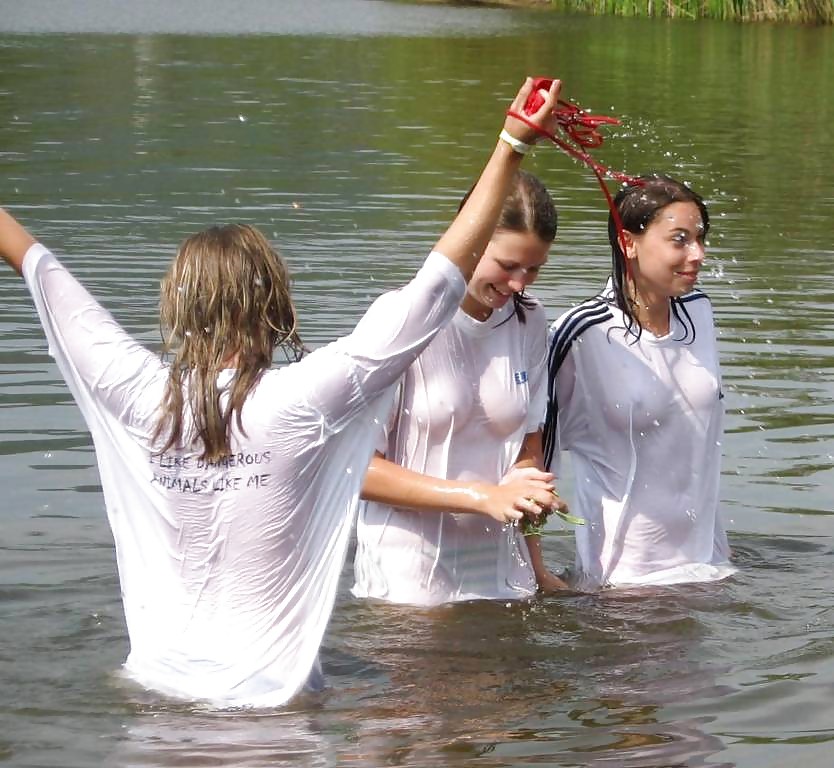 Girls In Water And Fountains #10868769