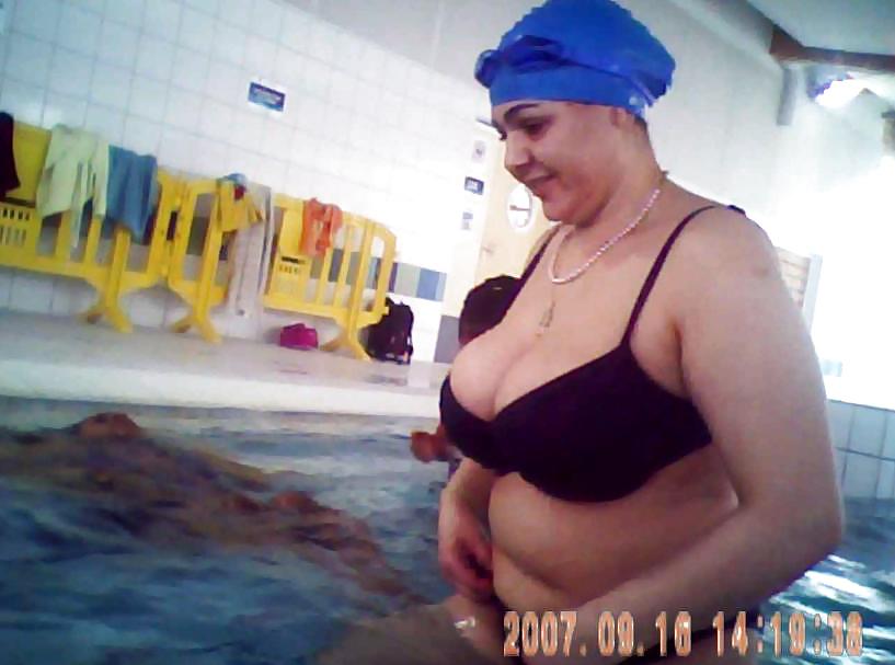 Arab Reifen Big Boobs Swiming #17942042