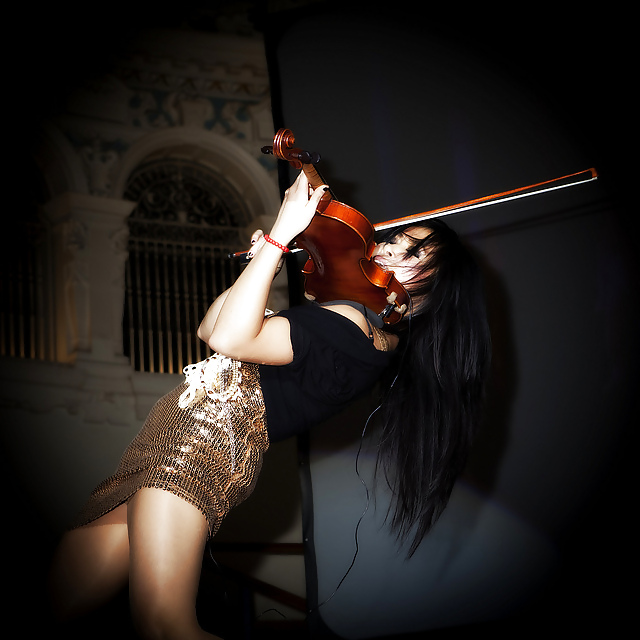 Analiza ching quiero follarte chica violinista
 #12007006