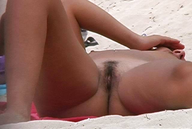 Nudisti maturi della spiaggia
 #565616
