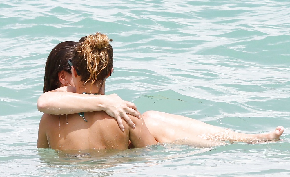 Hayden panettiere usando un bikini en la playa de hollywood
 #21286425