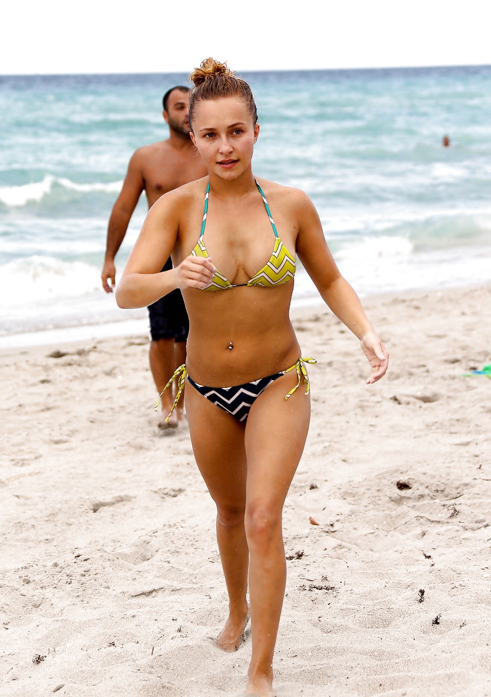 Hayden panettiere usando un bikini en la playa de hollywood
 #21286451