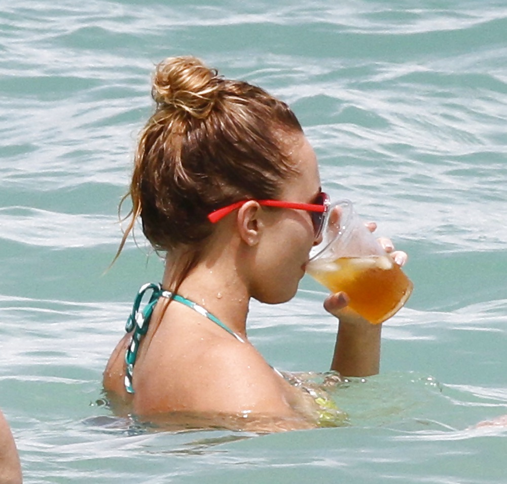 Hayden Panettiere Wearing a Bikini at Hollywood Beach #21286521