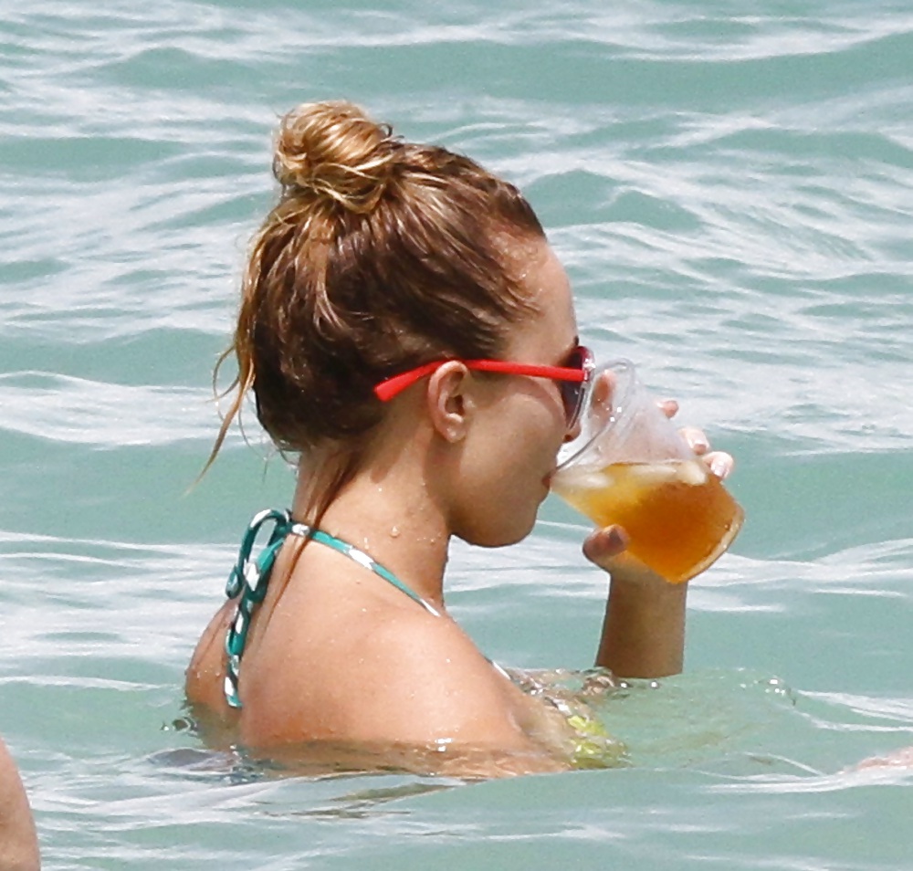 Hayden panettiere usando un bikini en la playa de hollywood
 #21286521