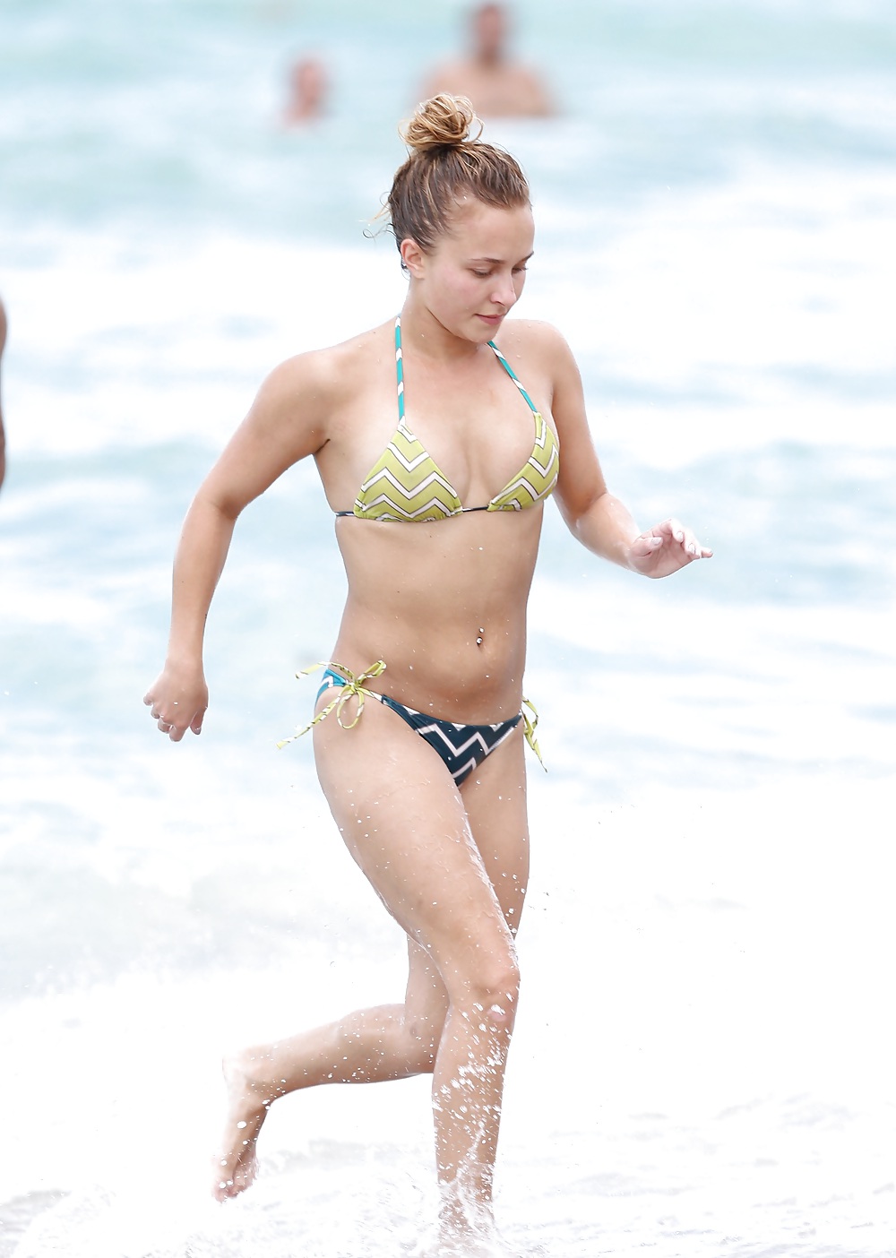 Hayden panettiere usando un bikini en la playa de hollywood
 #21286662