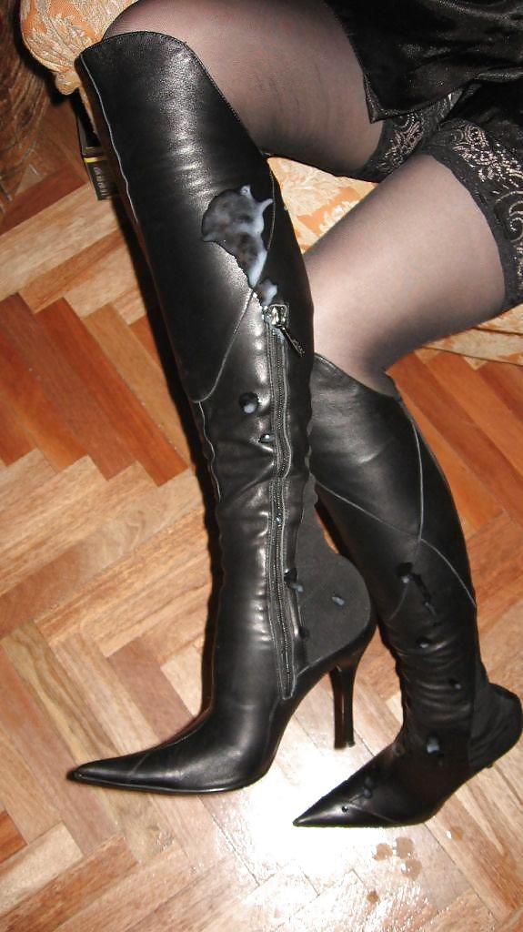 Sperma Auf Stiefel #3704381