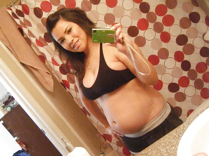 Joven amateur embarazada selfshot parte 2
 #2221004