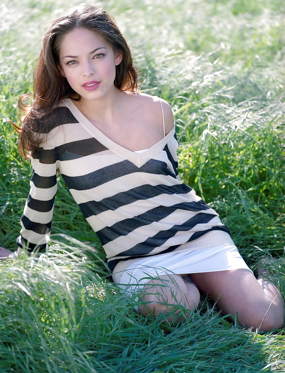 Hot Asian Celebrity Kristin Kreuk #2340313