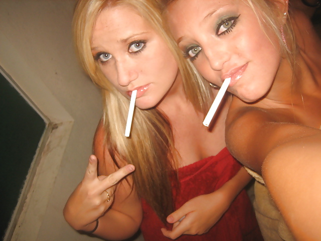 Private:  Friends Partying It Up In College #4731983