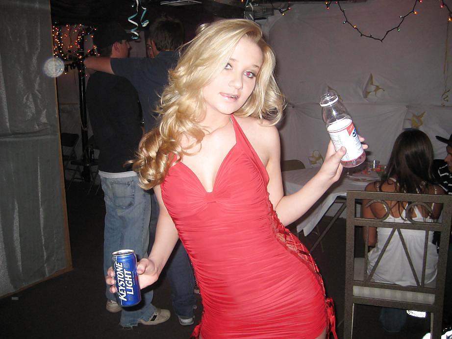 Private:  Friends Partying It Up In College #4732750