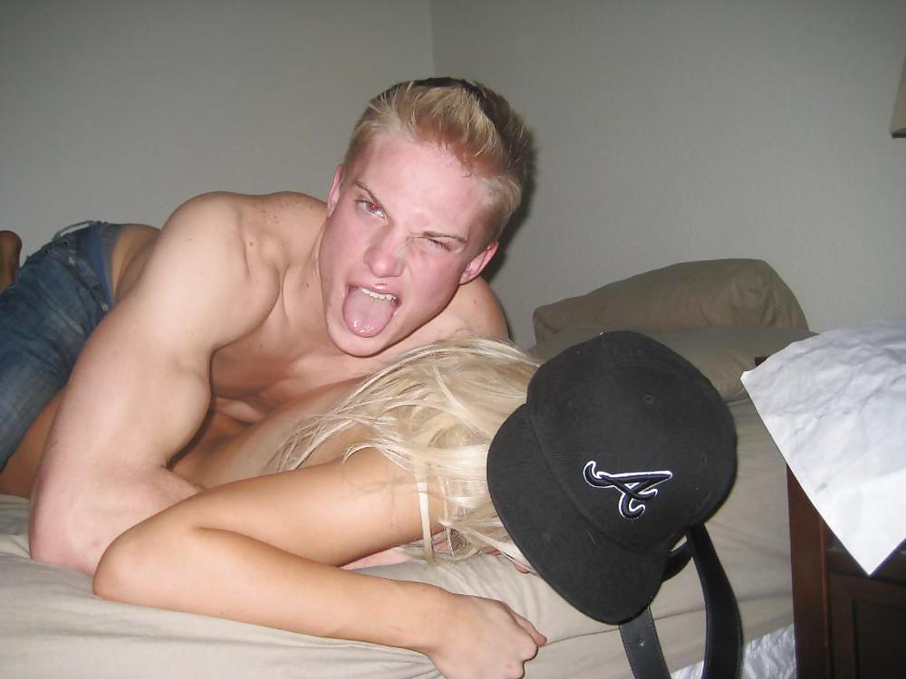 Private:  Friends Partying It Up In College #4733151