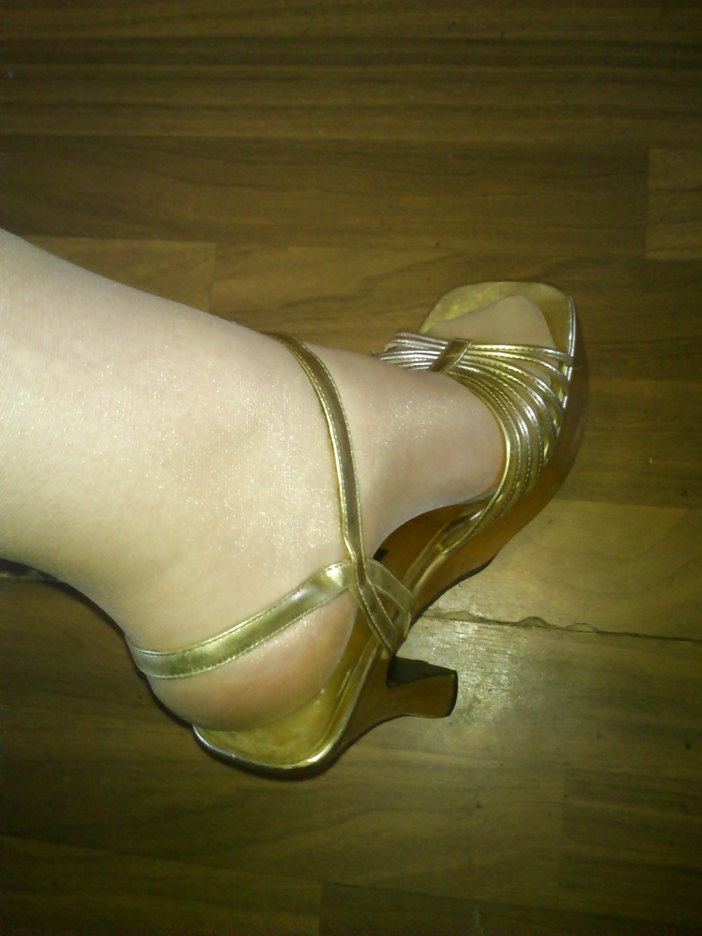 Tacones dorados con nylon
 #10500234