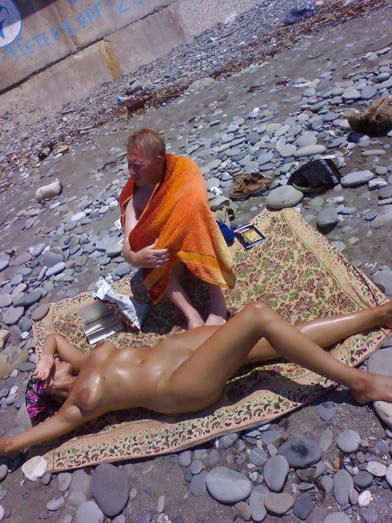 Desnudos en la playa
 #767405