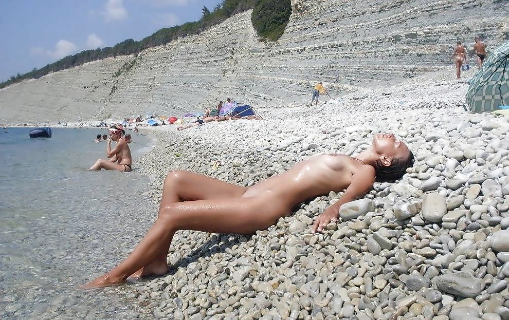 Desnudos en la playa
 #767636