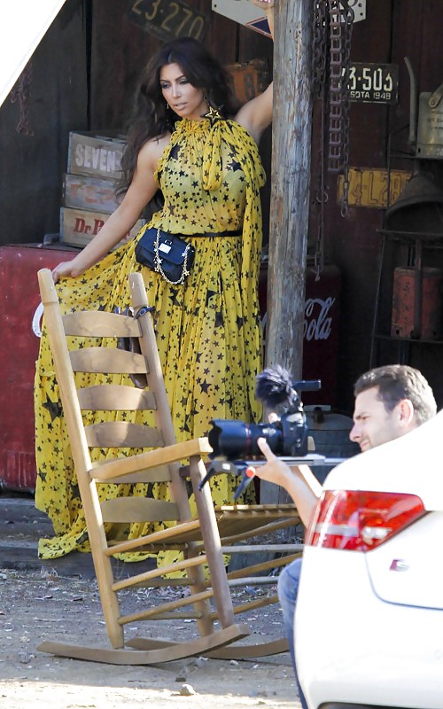 Kim Kardashian Magazin Fotoshooting In Malibu #4952915